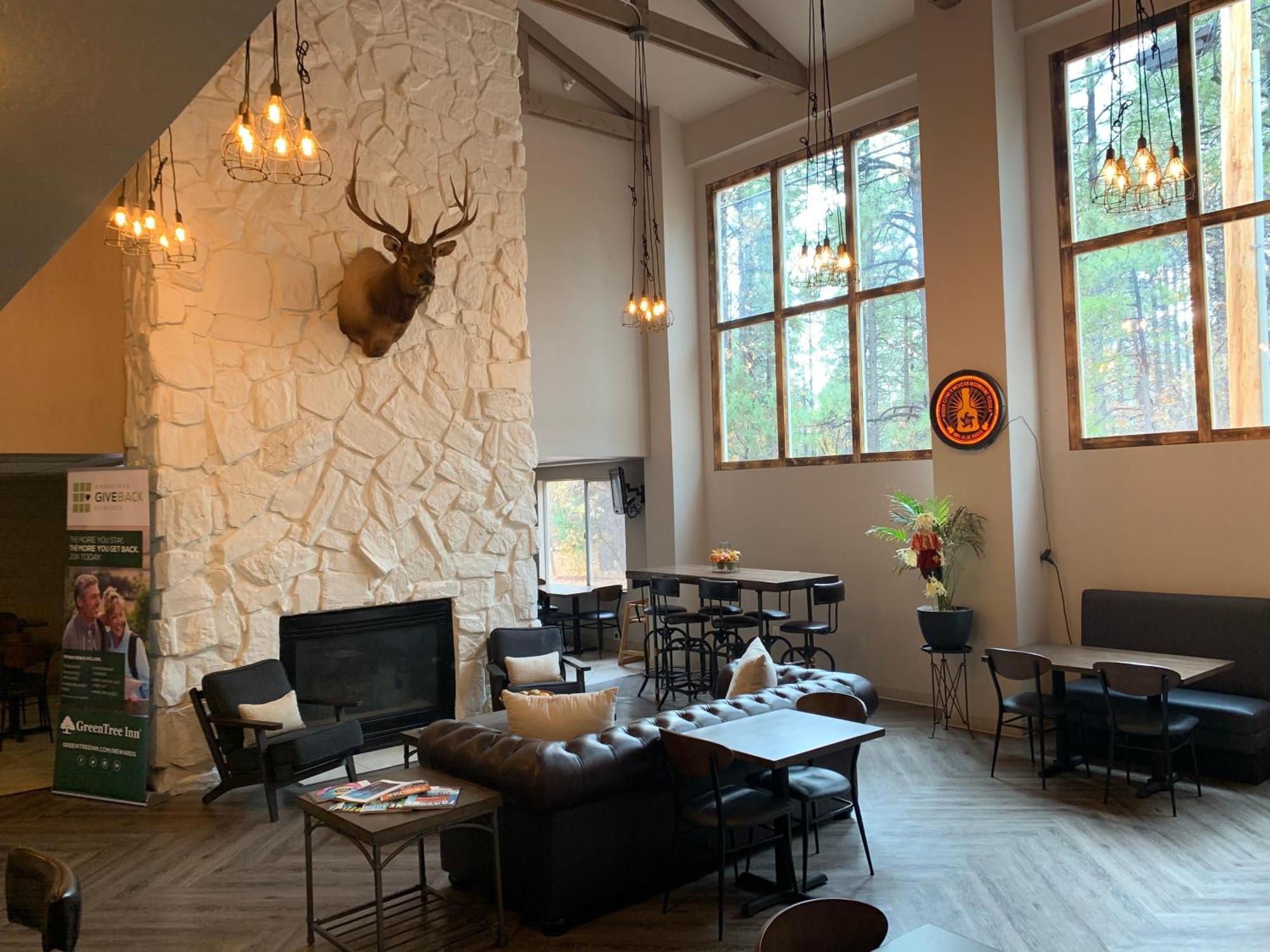 Greentree Inn & Suites Pinetop Bagian luar foto