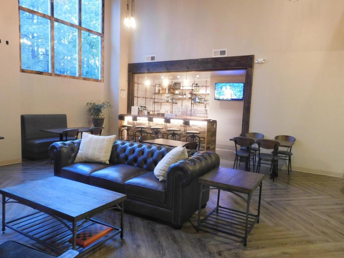 Greentree Inn & Suites Pinetop Bagian luar foto